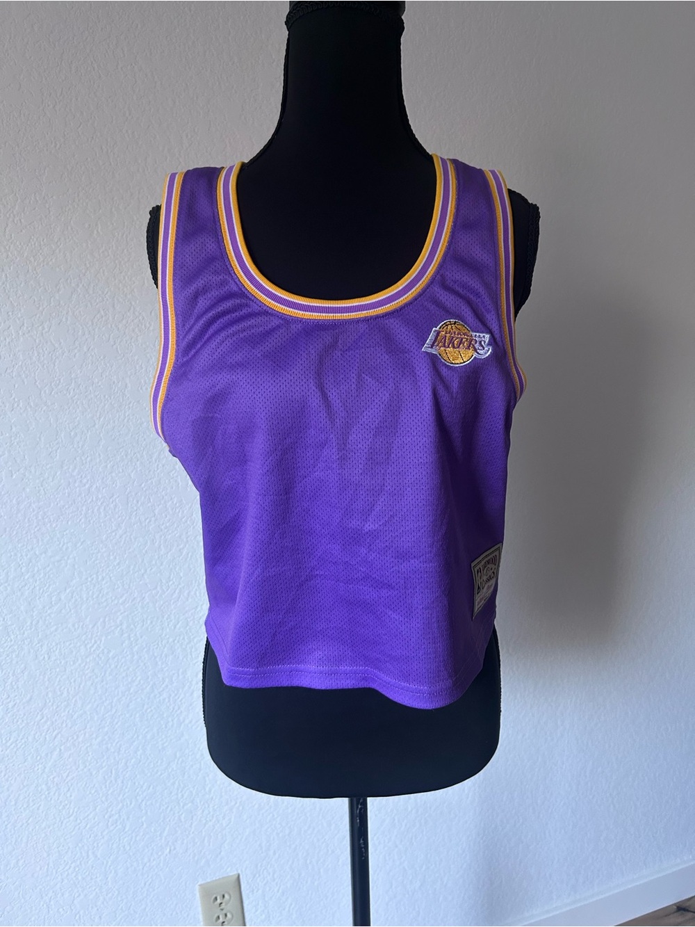 Mitchell & Ness Los Angeles Lakers Women's Cropped Jersey Top Sporty